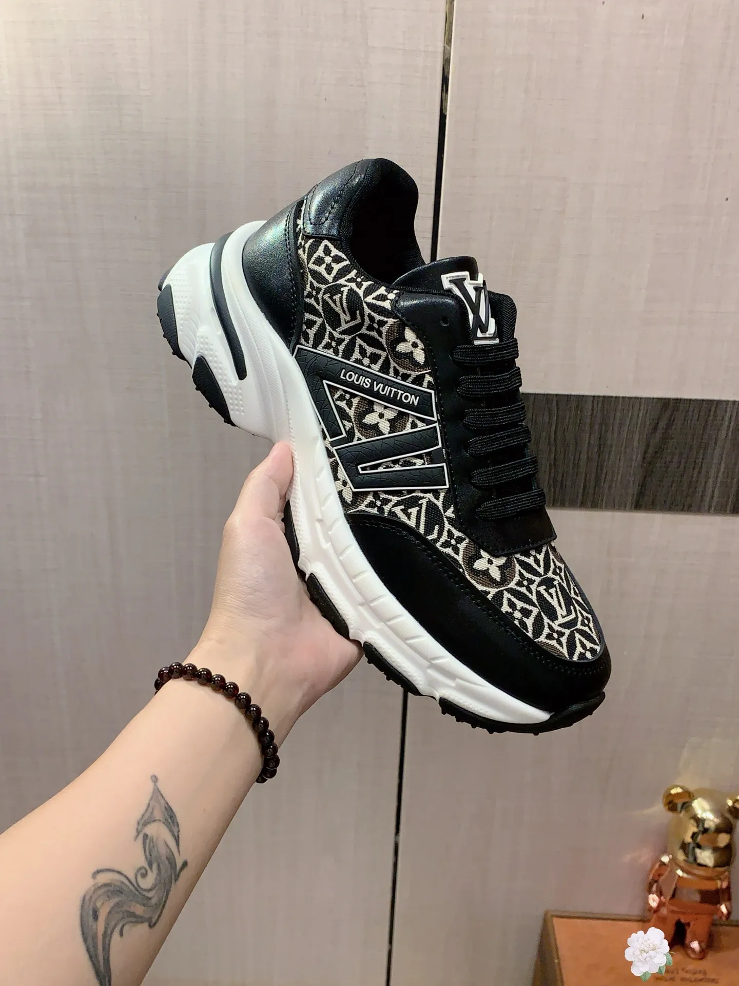 Men's Men's Shoes 💰460💰💰🎩🎩[Lightning][Lightning] "Lv*" The latest and most popular casual shoes, top brands [Seduce] Luxury ~ Purchasing Agency, Top ~ Quality. [Strong] The upper is made of imported breathable cowhide with material ➕ breathable sheepskin feet (•) and fine workmanship. The original stylish and stylish soft rubber wear-resistant and non-slip outsole is light and comfortable on the feet. The real thing looks better when photographed in person. 111: code: 38-44, 3️⃣ colors selected